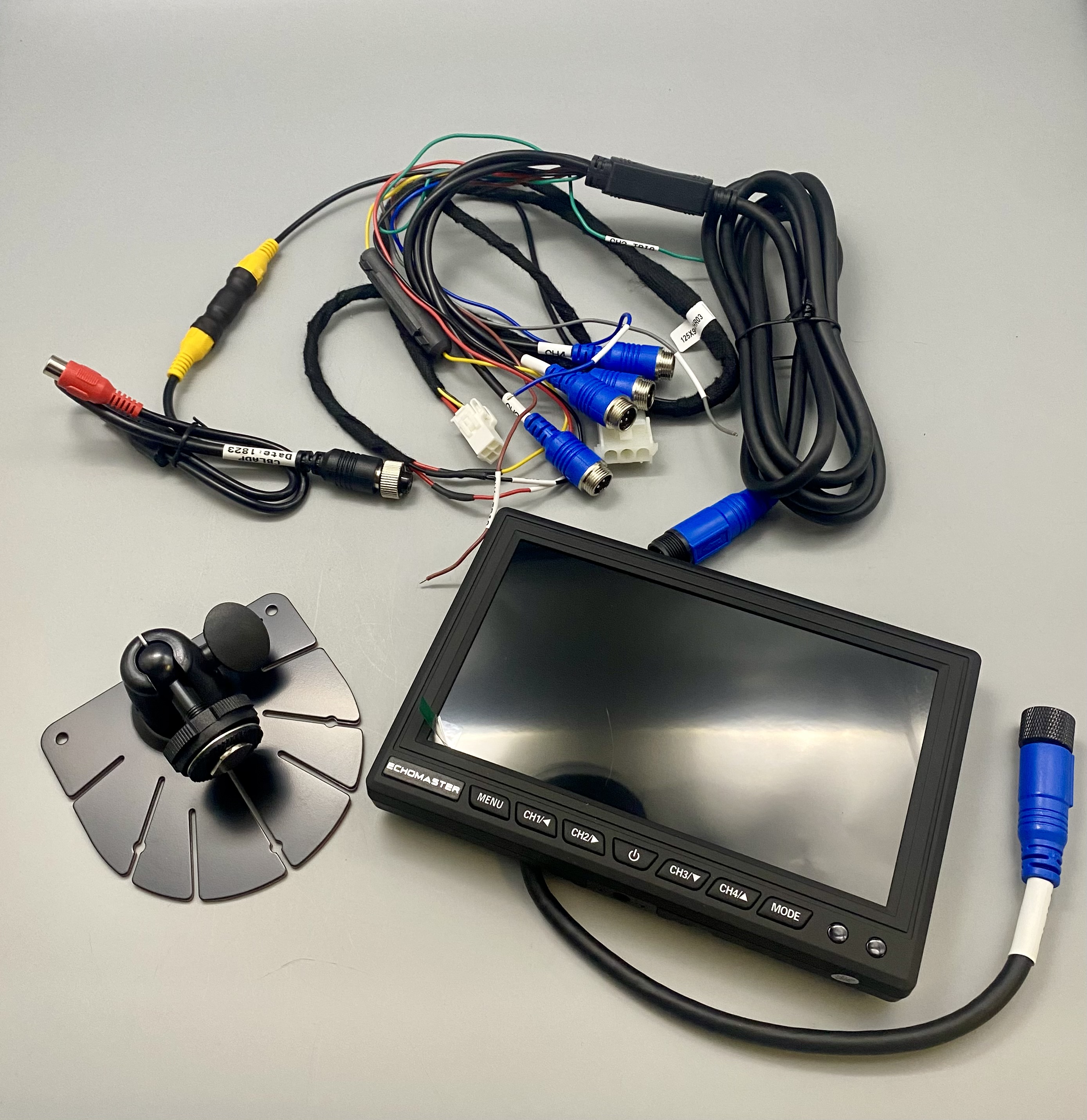Plug-in replacement for obsolete CT90702BW Monitor